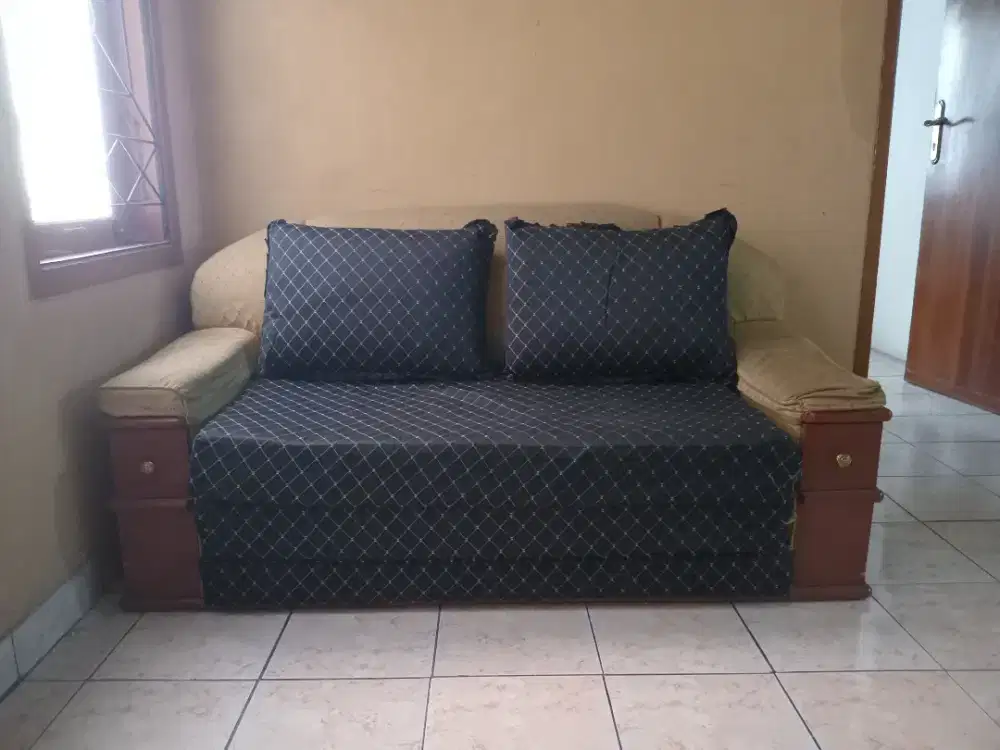 Sofa Bed Kayu Berlaci
