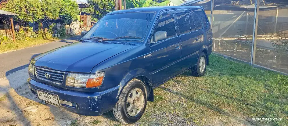 Toyota Kijang LGX bensin