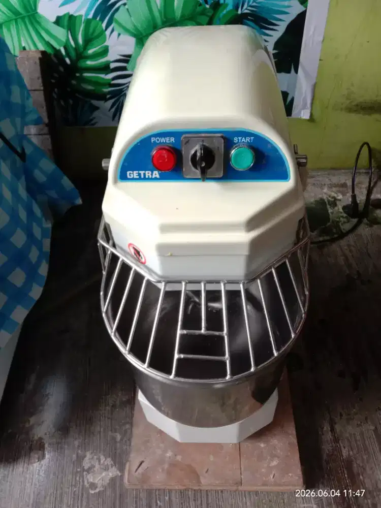 spiral mixer roti merk Getra 10ltr second mulus pisan