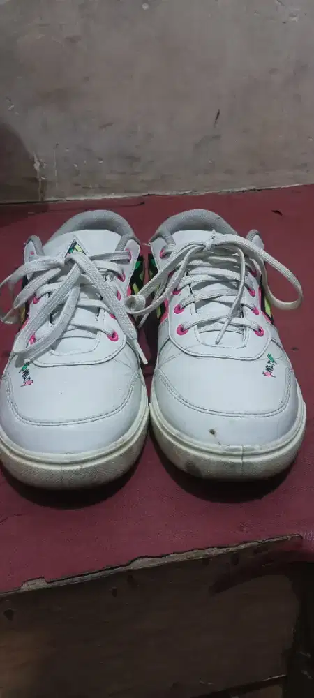 Sepatu AeroStreet Second