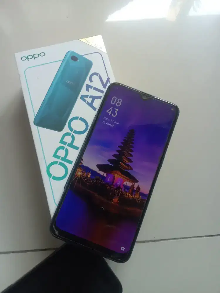 Jual hp Oppo A12 ram 3/32 mulus harga 550 nego