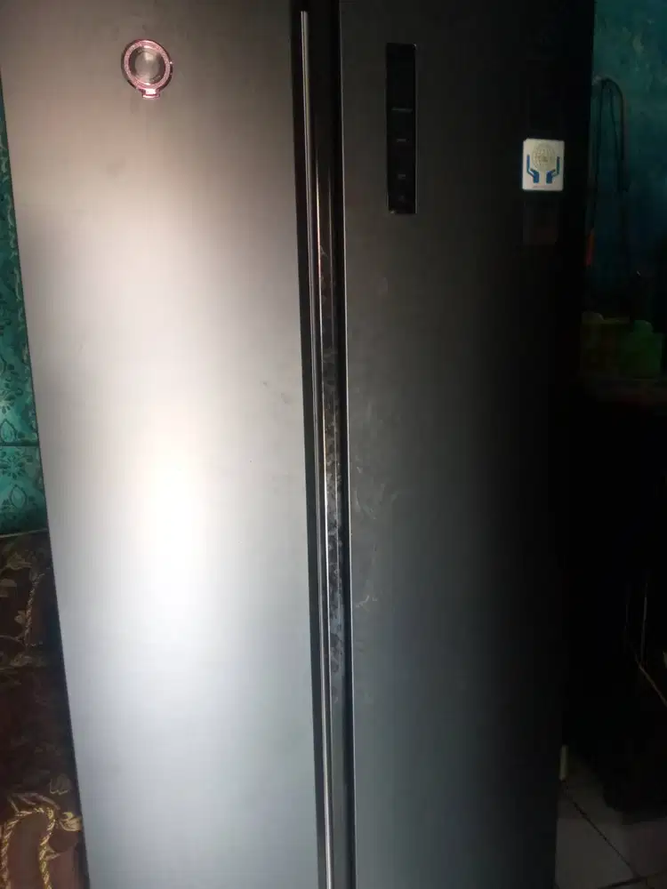 Kulkas Electrolux tipe ESE5401A-BID