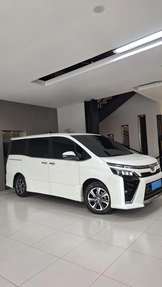 Toyota Voxy 2018 Bensin