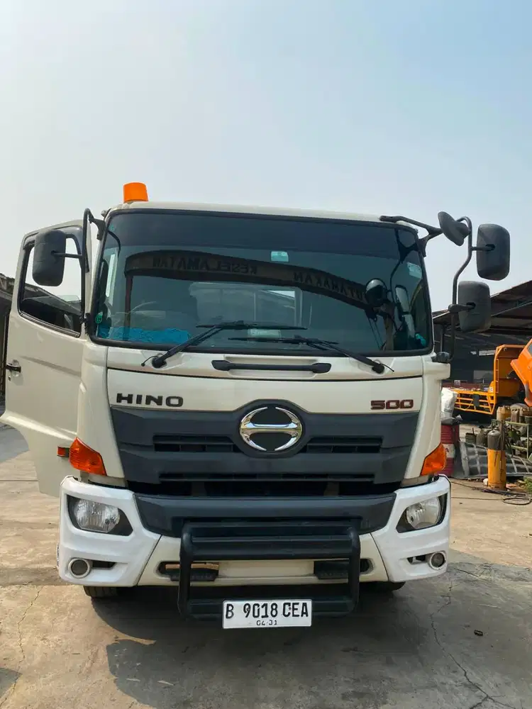 Hino Trailer 1 FM8JK 10ban tracktor head