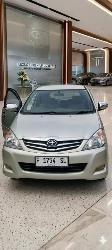 Kijang innova 2010
