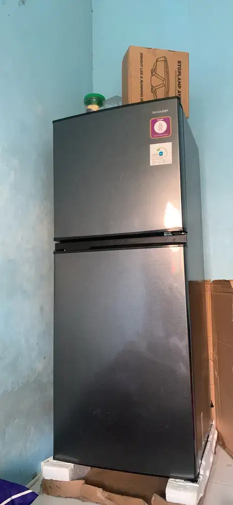 Kulkas sharp 2 pintu