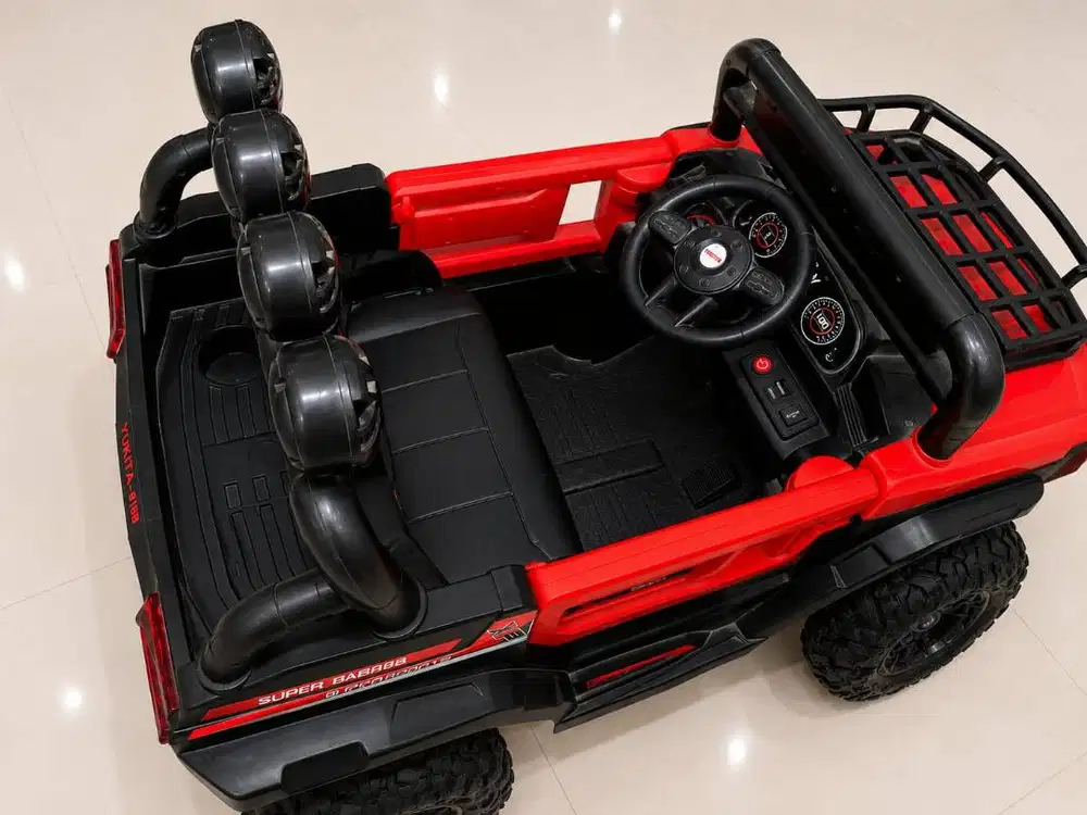 Dijual Mobil Aki Anak UTV Sport warna merah barang ex display