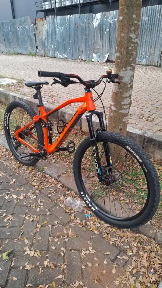 Sepeda MTB Thrill Fervent 1.5