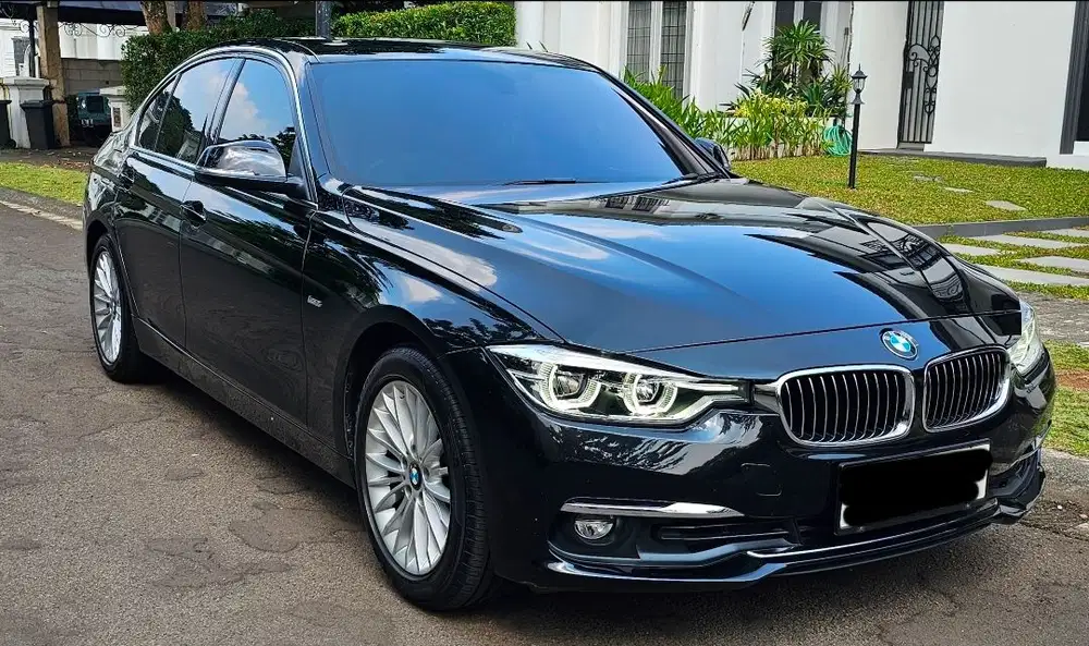 BMW 320i F30 Luxury 2018