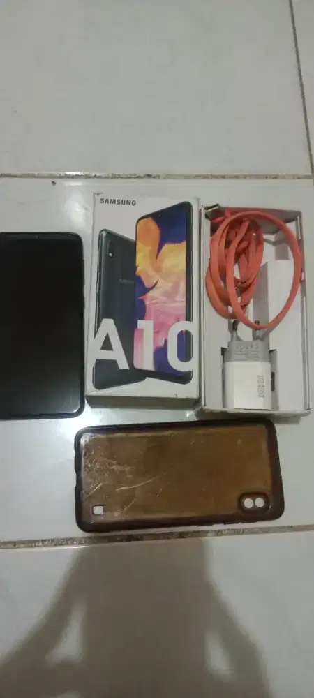 Di jual hp Samsung A10 fullset normal lancar semua harga 500nego minat