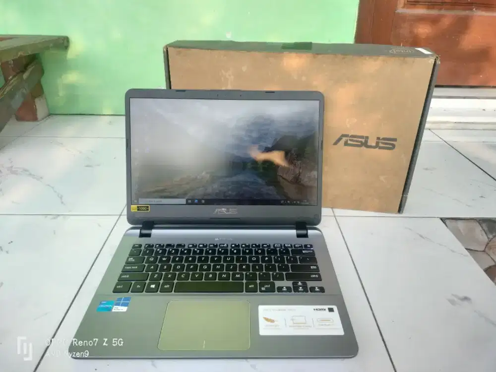 Asus Vivobook Celeron N4000 SSD+Hardisk 500 Gb Eksternal