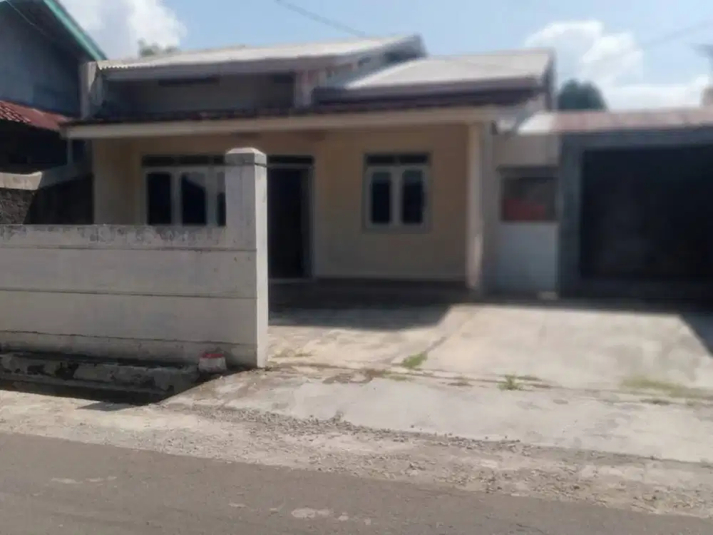 Disewakan rumah siap huni, dekat jalan raya