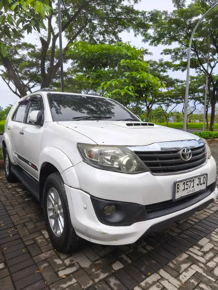 Toyota Fortuner 2011 Bensin