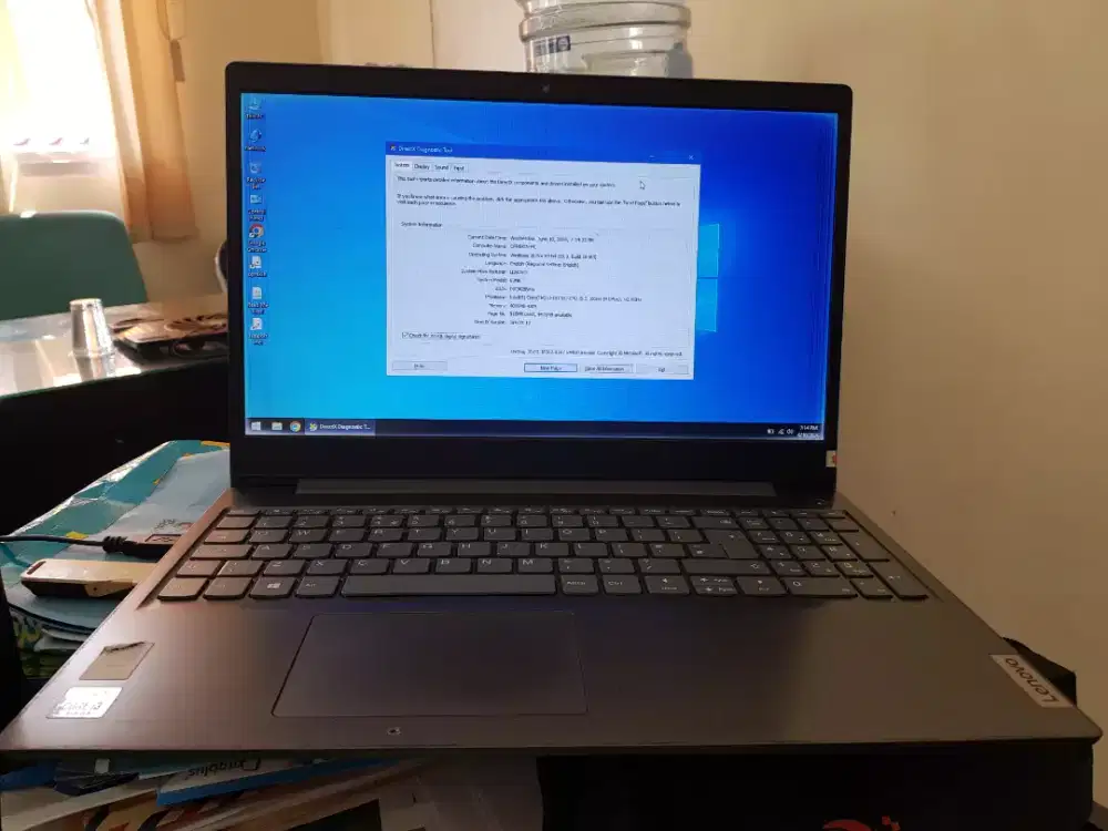 Laptop lenovo v15