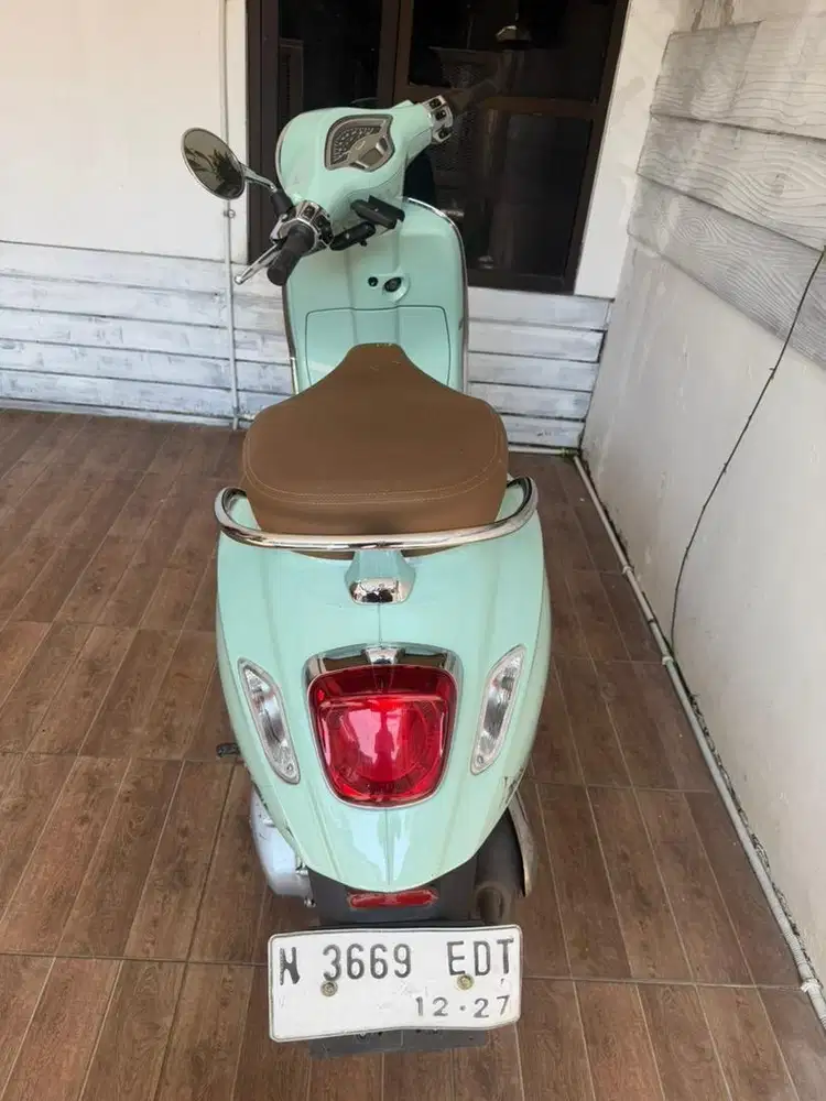 vespa primaveras 150