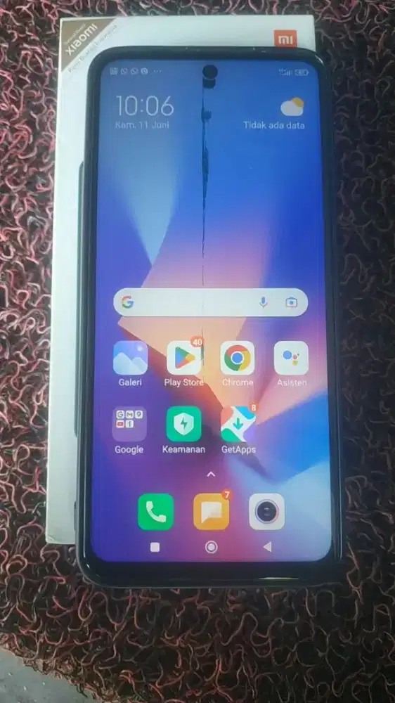 Di jual redmi note 9 pro 8/128 resmi+charger+box
