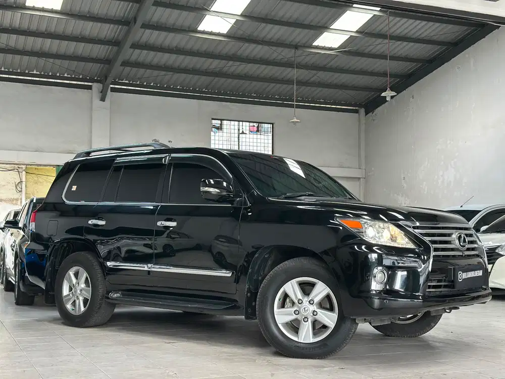 Lexus LX570 2013 Bensin