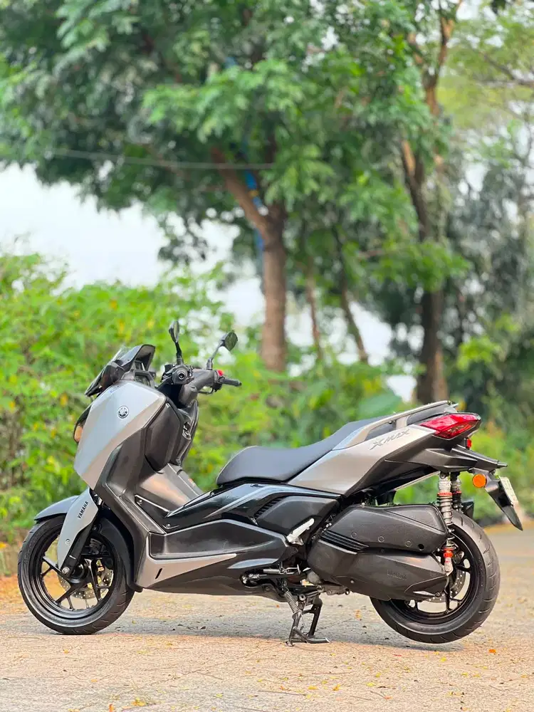 YAMAHA NEW XMAX 250 ABS CONNECTED SILVER 2025 KM LOW PAJAK PANJANG