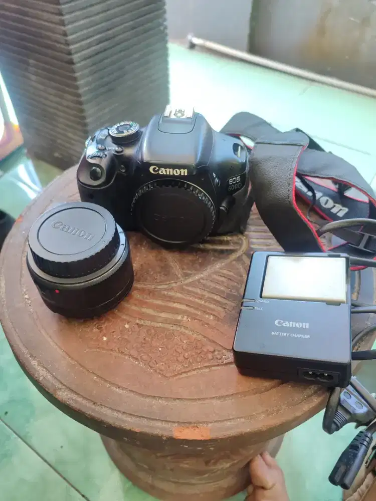 JUAL CANON EOS 600D kondisi Istimewa