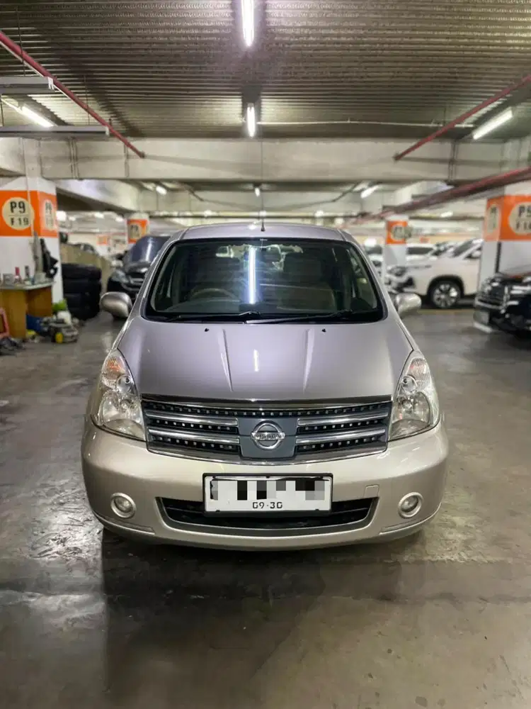 NISSAN GRAND LIVINA XV 1.5 AT 2010