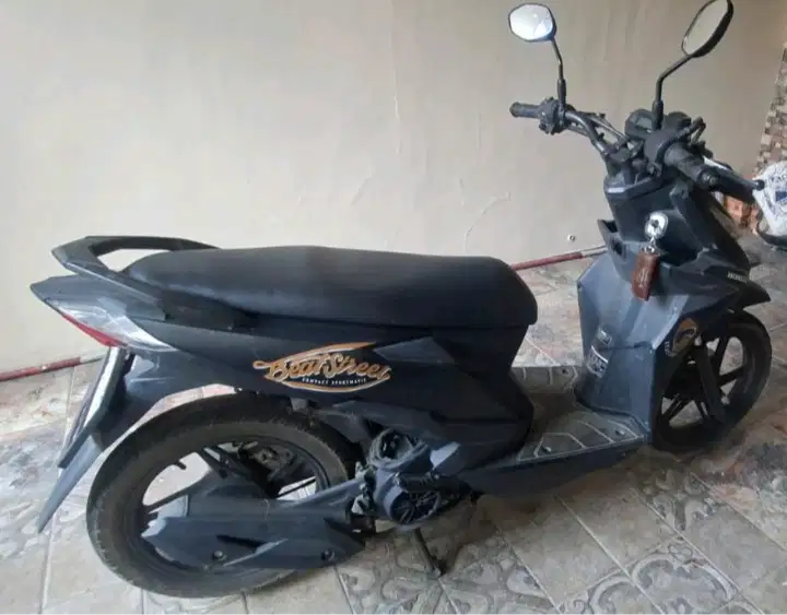 Dijual Cepat Honda Beat Street Tahun 2018 Rp.11.500.000 Nego