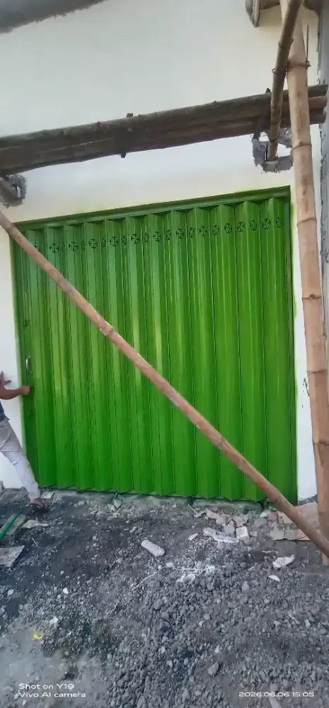 pintu harmonika