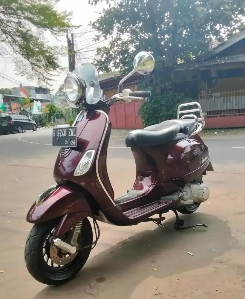 PIAGGIO VESPA LXV 150 TAHUN 2013 MESIN OK