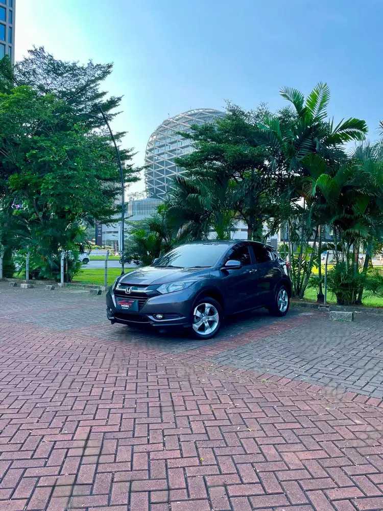 Honda HR-V 1.5 E CVT 2017 
Odo (76rb) mobil irit harga murah