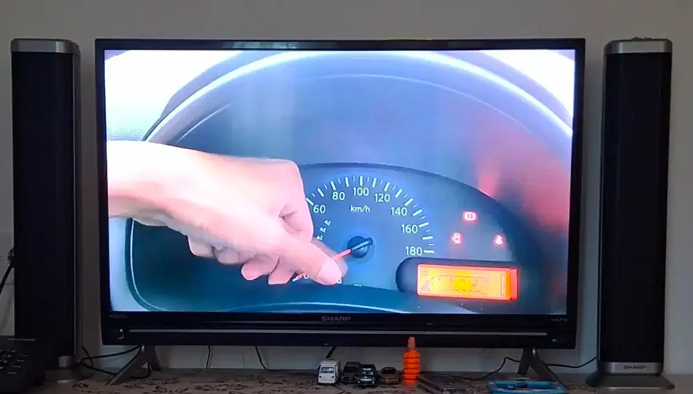 TV sharp 32 ada speaker