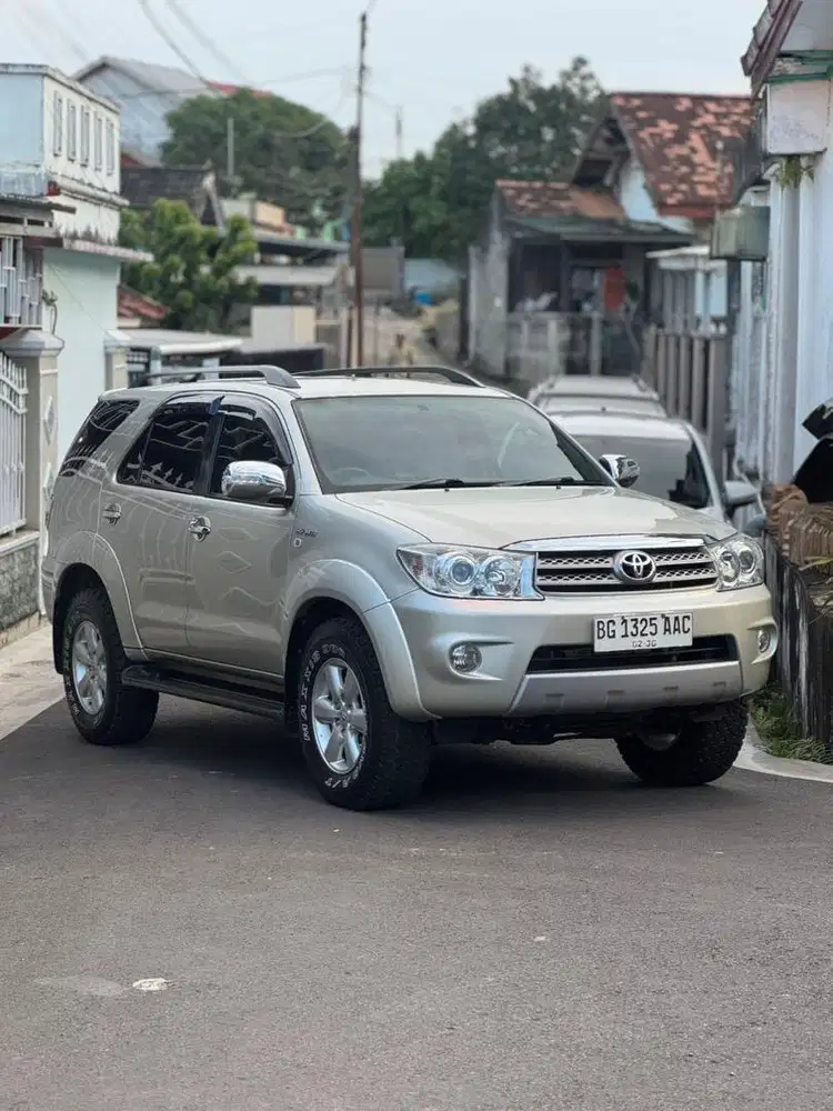 Fortuner V 4x4 matic bensin