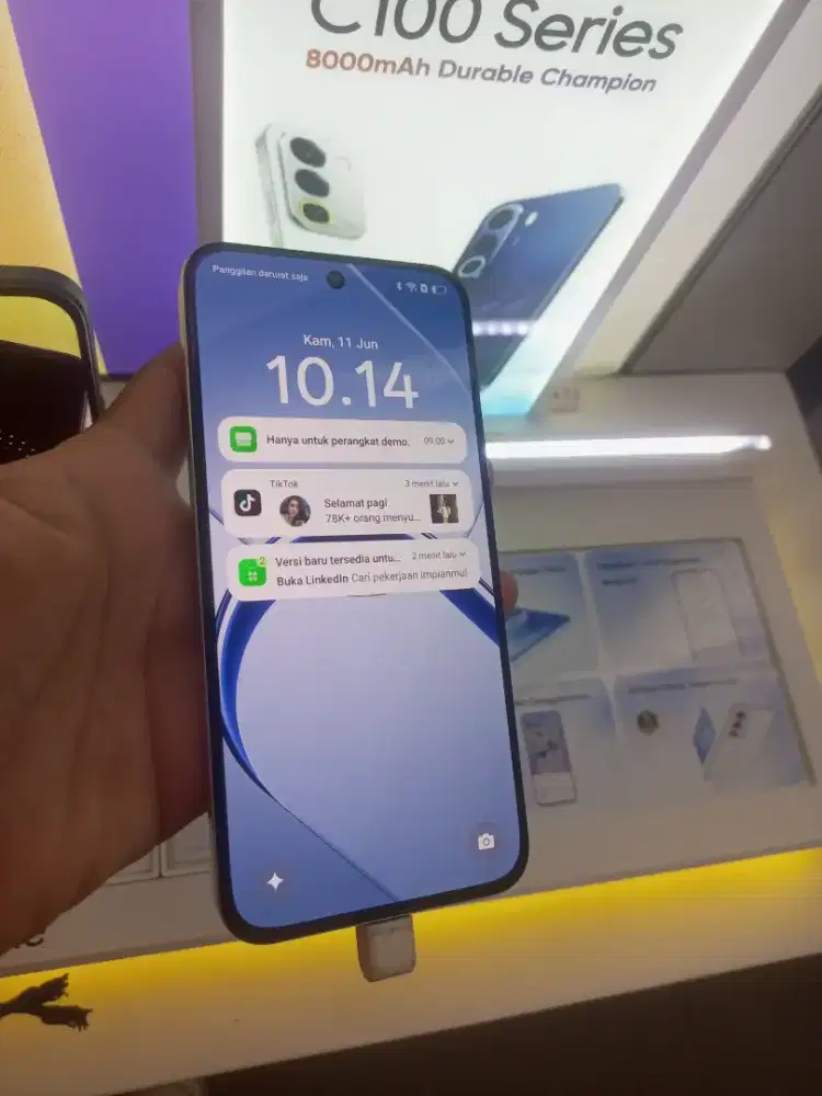 realme 16 5G . .