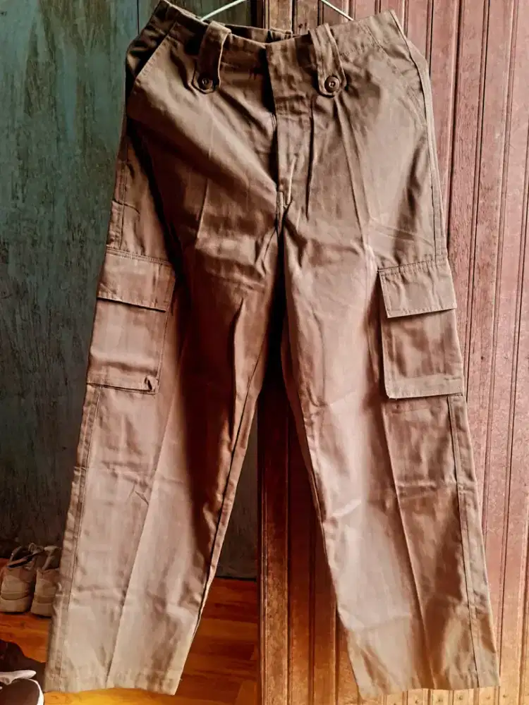 Celana Panjang Hijau Army