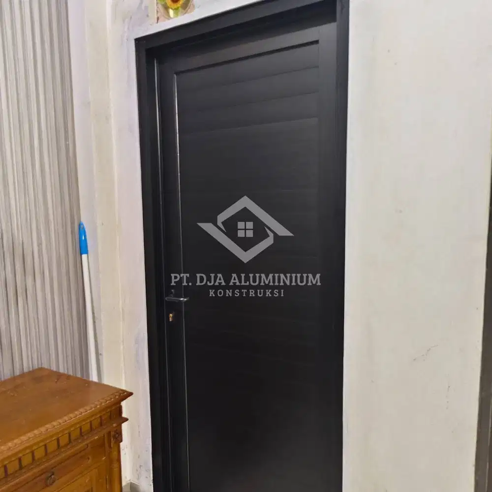 Pintu Kamar Aluminium Hitam Spandrel Minimalis Modern