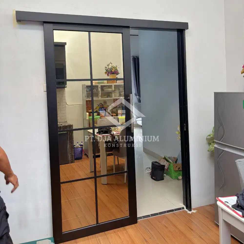 Pintu Sliding Aluminium Hitam Kaca One Way Custom