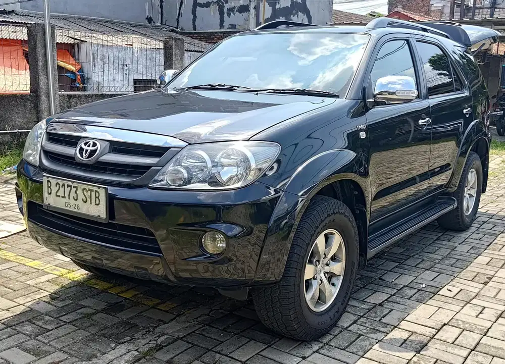 Toyota Fortuner 2008 2.5 G Solar - MT