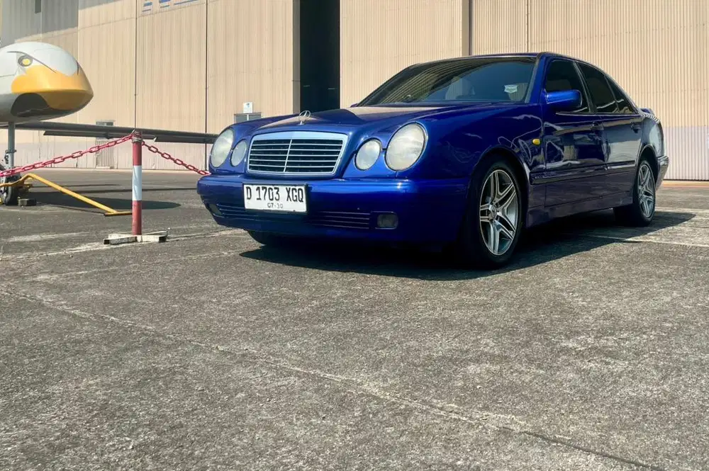 Mercedes-Benz E230 1996 Bensin