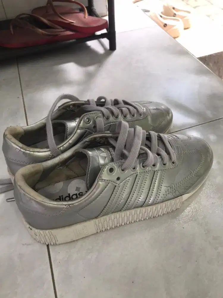Jual sepatu second original adidas samba silver UK40