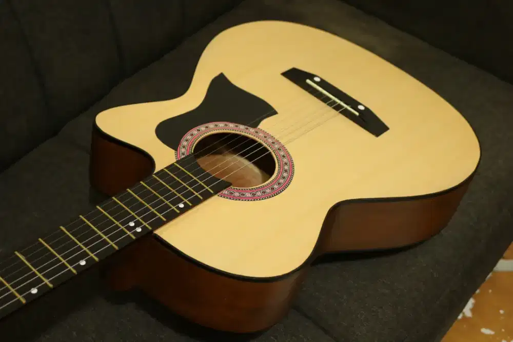 Gitar akustik untuk pemula