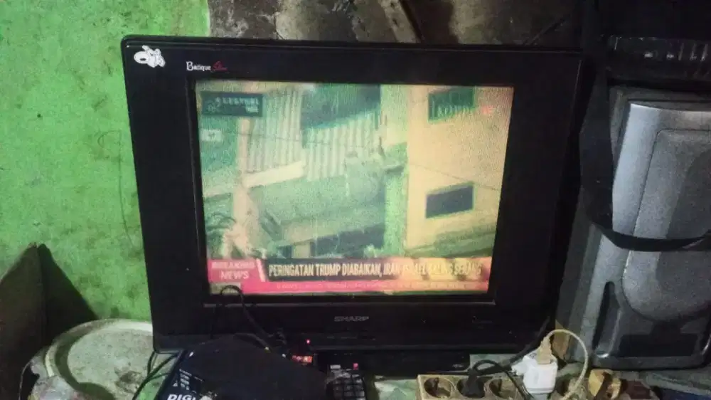 Tv Sharp layar datar