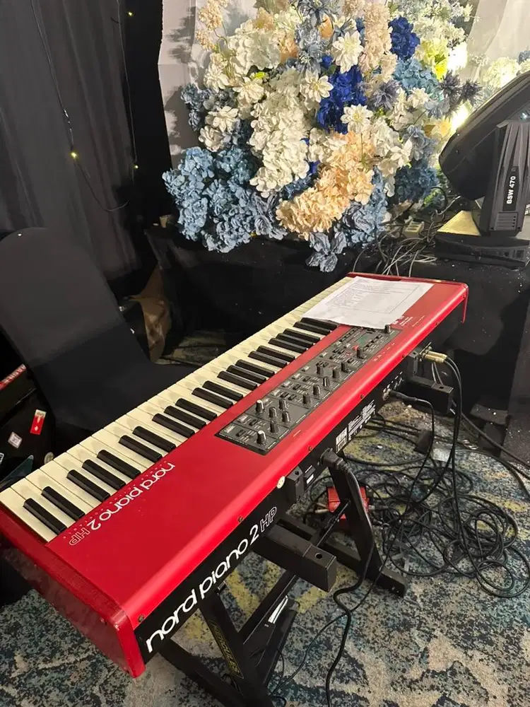 NORD PIANO 2 HP WITH HARDCASE (RARE ITEM)