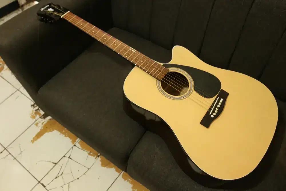 Gitar akustik body jumbo