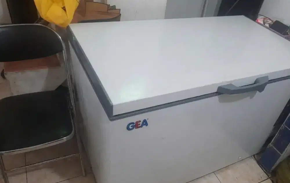 Dijual Freezer Gea AB506R