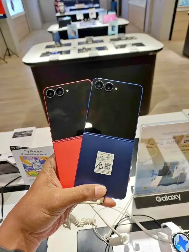 Promo Cashback !! SAMSUNG Z FLIP7 12/256 Handphone Baru Bergaransi
