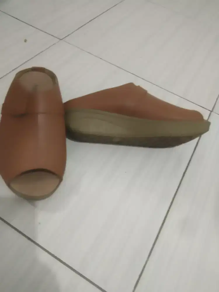 Sandal kolop bahan kulit no 38