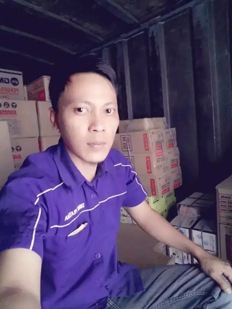 Barangkali bp ibu butuh supir...