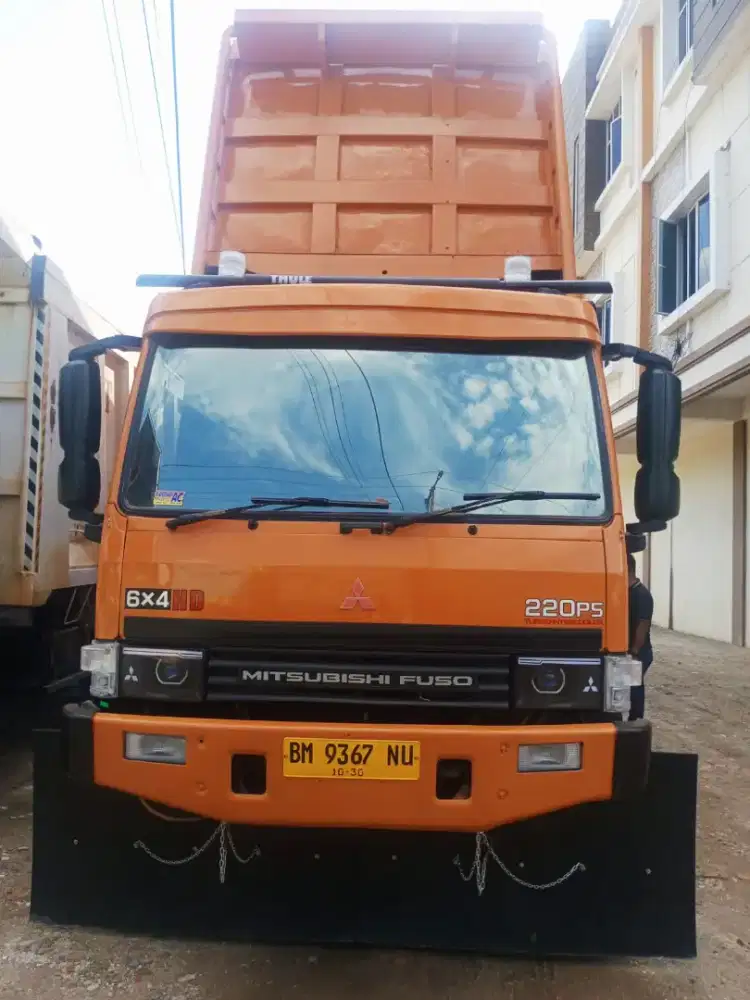 Fuso FN 527 ML Tahun 2017 Long Dump 9 Meter Original