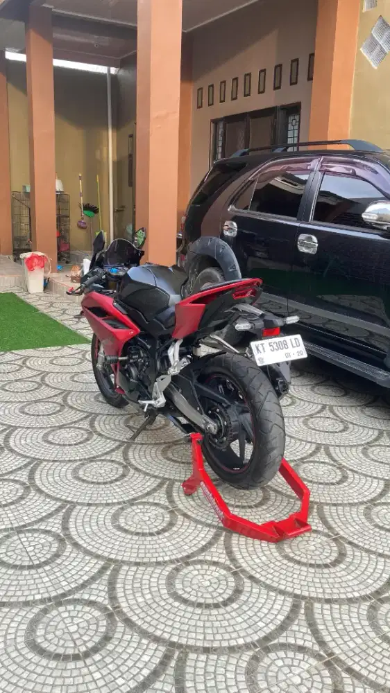 Jual santai CBR 250 lokasi batakan / manggar