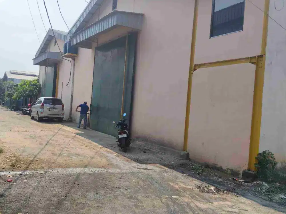 di sewakan gudang 250mt lingkungan perdagangan