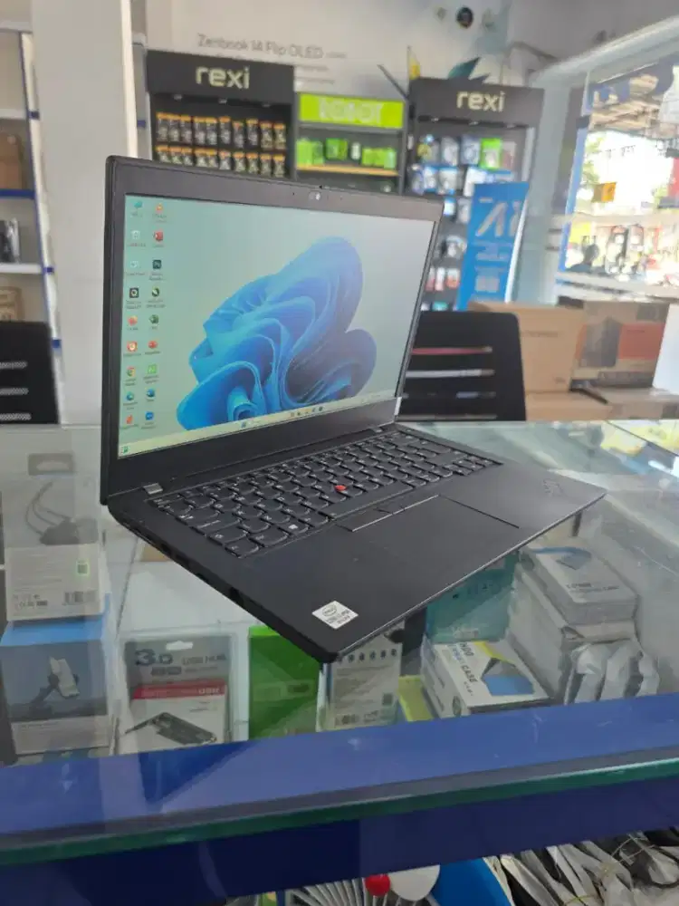 LAPTOP LENOVO THINKPAD CORE I7 GEN10 RAM 16GB SSD 256GB GARANSI 6BULAN