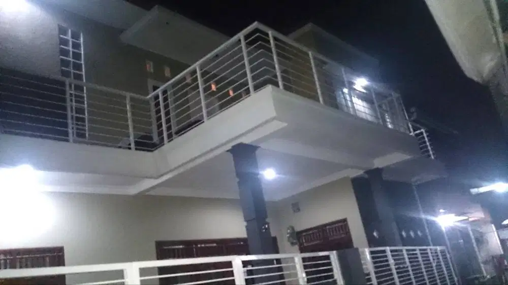 Dijual Rumah 2 lantai dekat kampus